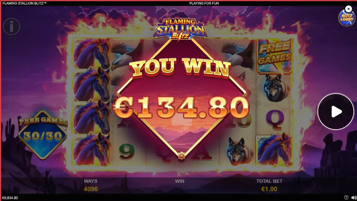 Pemandangan gurun dengan kuda jantan biru menyala dalam slot Flaming Stallion Blitz